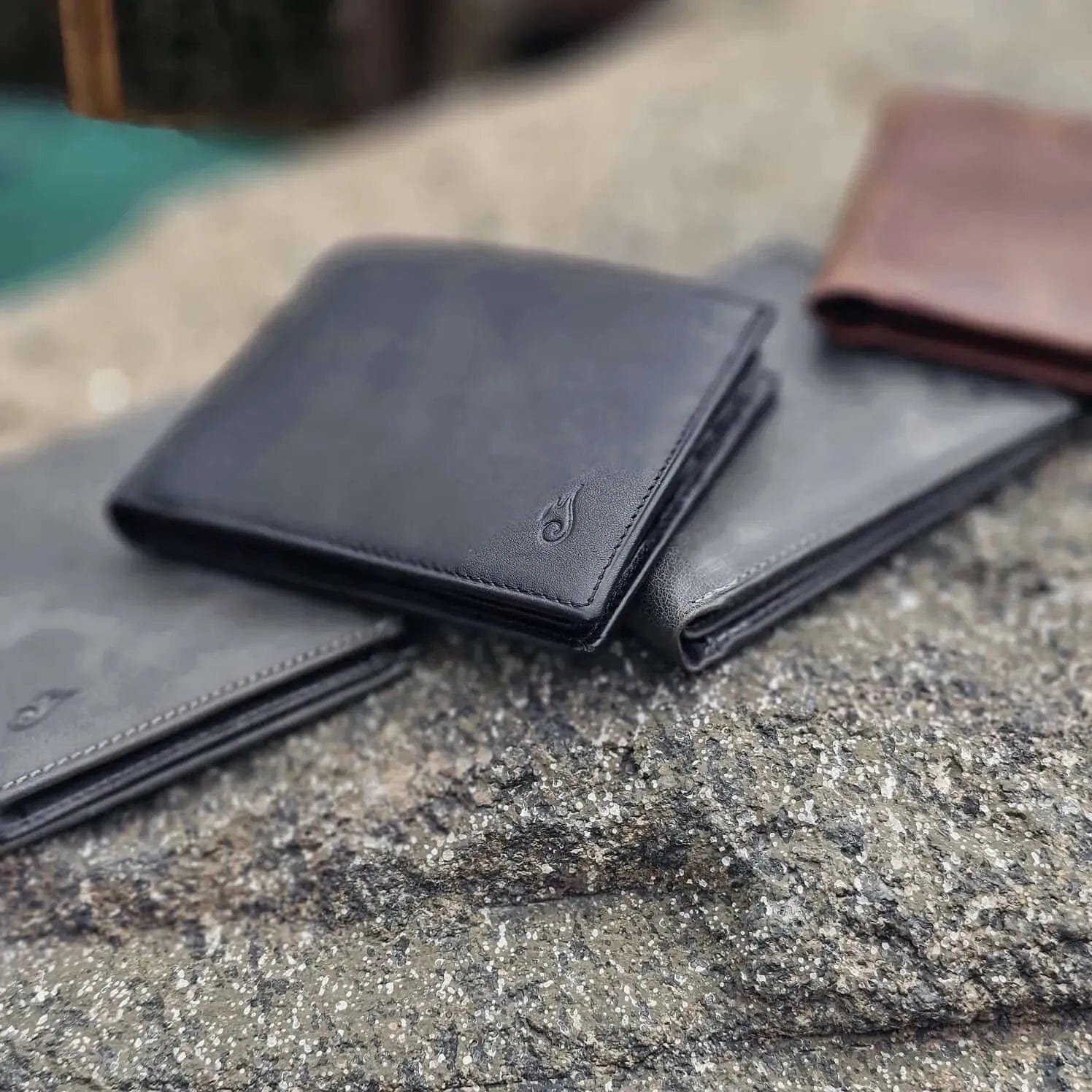 Ignis Craft Mens Leather Bifold Wallet | Soloist Onyx